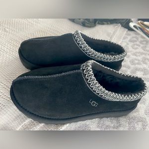UGG Tasman Slipper (Black Size 8)